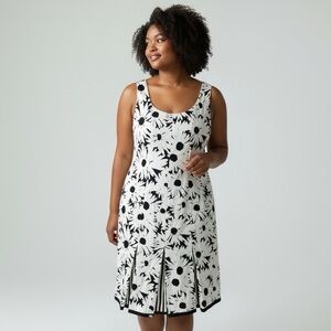 Talbot’s Black and White Floral Sleeveless Fit and Flare Dress size 14. Plus